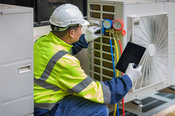 Professional Heat Pump Repair technician working in Seymour, MO